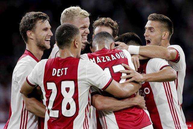 特纳33分步行者终结独行侠7连胜 雄鹿大胜76人