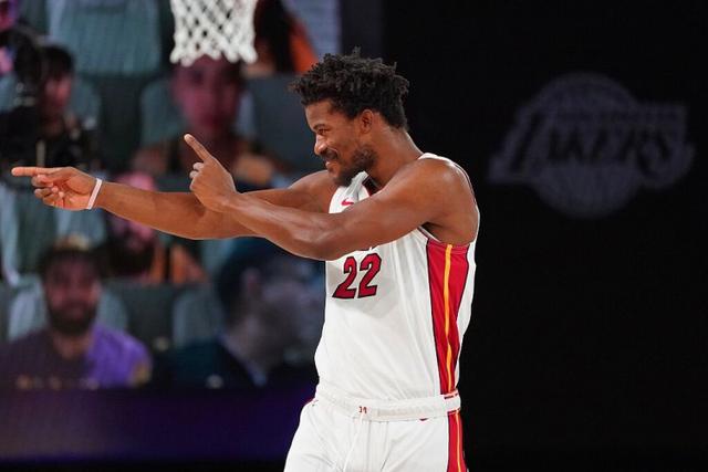 郑钦文2比1逆转战胜肯宁 收获红土赛季“开门红”